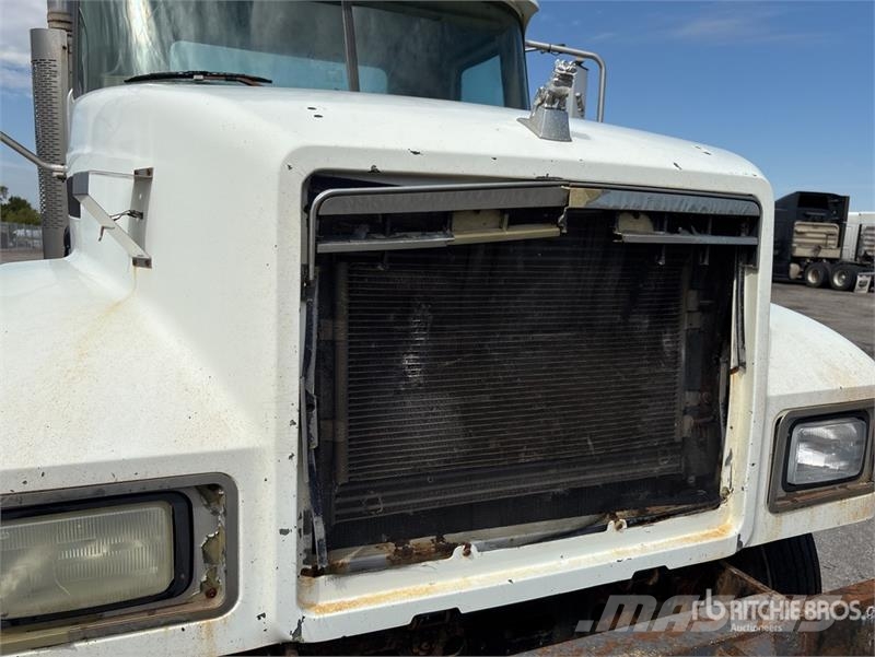 Mack CHN613 Седельные тягачи