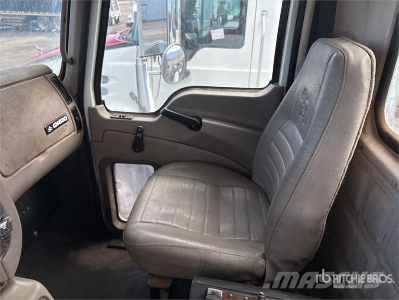 Mack CHN613 Седельные тягачи