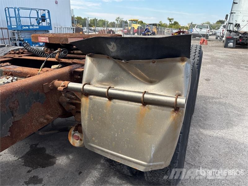 Mack CHN613 Седельные тягачи