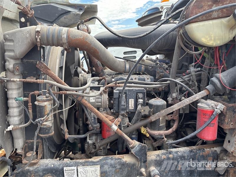 Mack CHN613 Седельные тягачи