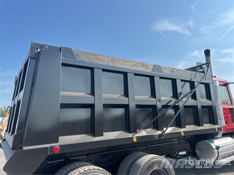 Mack CHN613 Pašizgāzējs