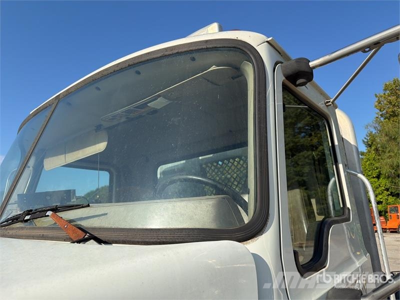 Mack CHN613 Sadulveokid