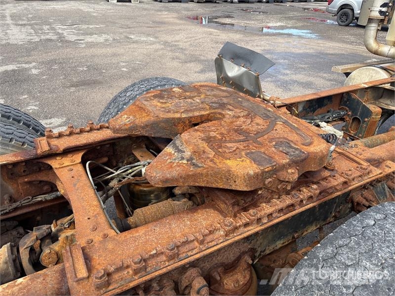 Mack CHN613 Седельные тягачи