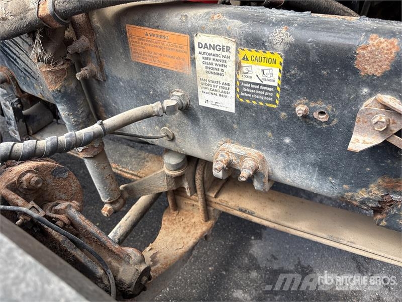 Mack CHN613 Седельные тягачи