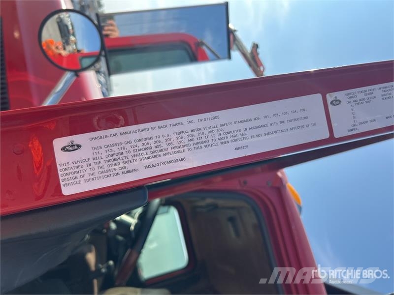 Mack CHN613 Pašizgāzējs