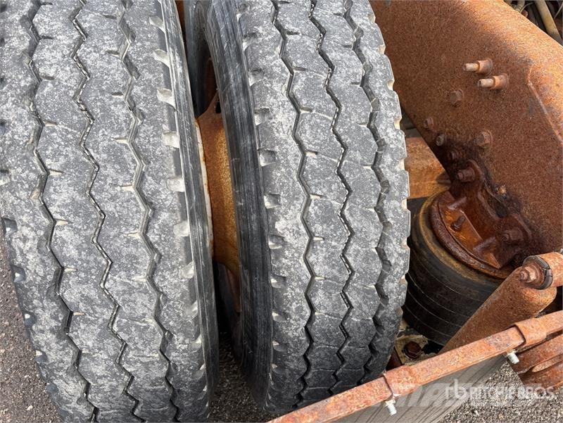 Mack CHN613 Седельные тягачи