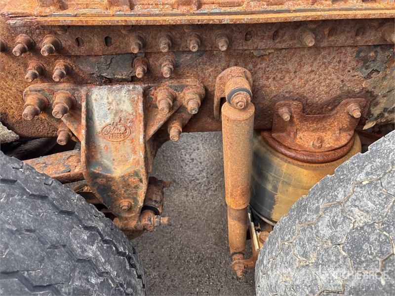 Mack CHN613 Седельные тягачи