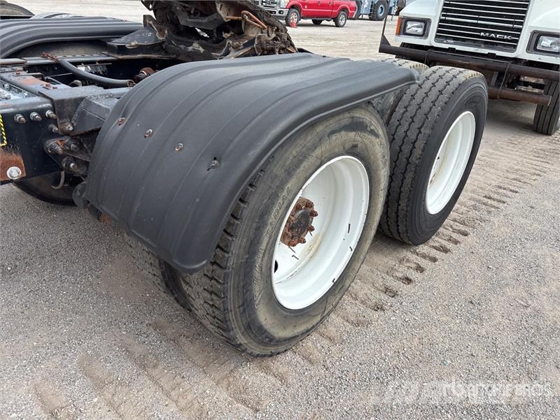 Mack CHU613 Vilcēji