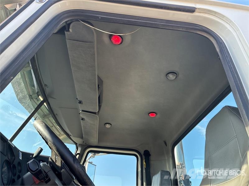 Mack CHU613 Tracteur routier