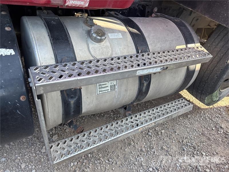 Mack CHU613 Camiones bañeras basculantes o volquetes