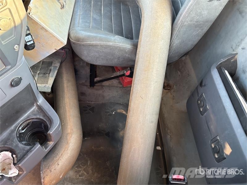 Mack CHU613 Camiones tractor