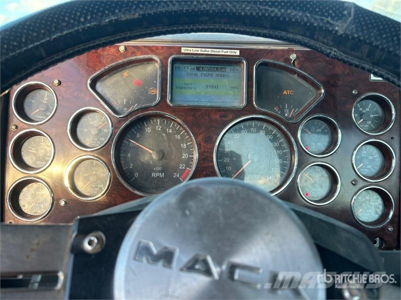Mack CHU613 Vilcēji