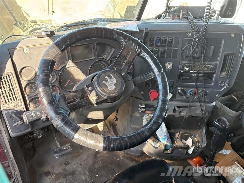 Mack CHU613 Camiones bañeras basculantes o volquetes