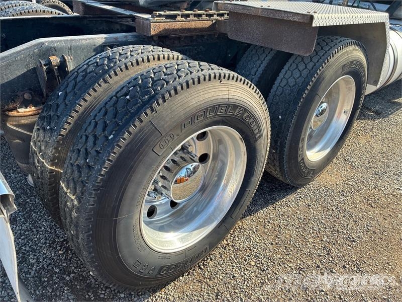 Mack CHU613 Tracteur routier