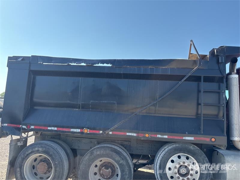 Mack CHU613 Camiones bañeras basculantes o volquetes