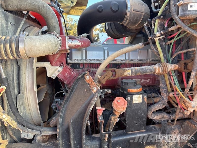 Mack CHU613 Camiones tractor