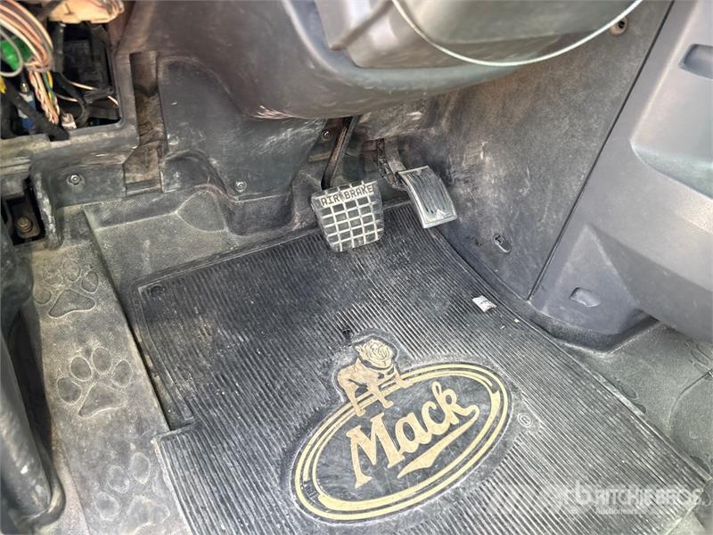 Mack CHU613 中古トラクターヘッド | トレーラーヘッド