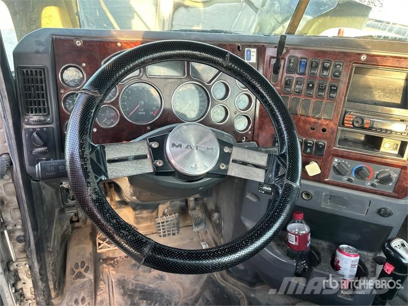 Mack CHU613 Vilcēji