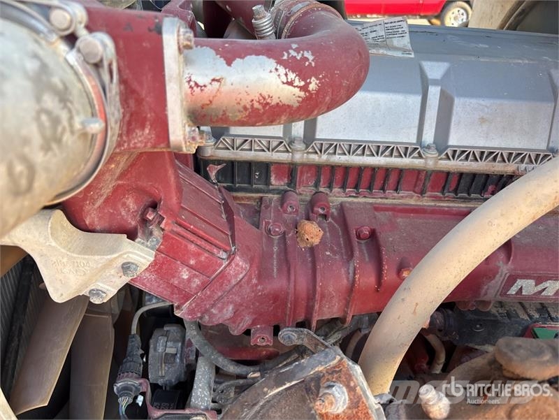 Mack CHU613 Camiones tractor