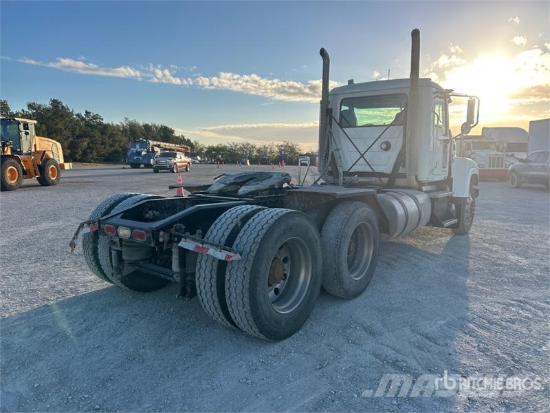 Mack CHU613 Vilcēji