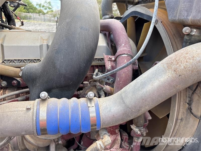 Mack CHU613 Camiones tractor
