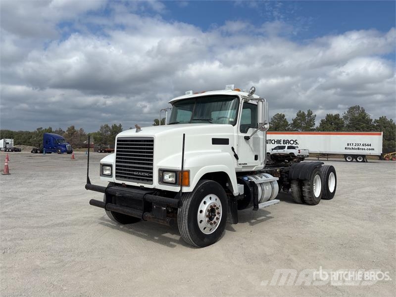 Mack CHU613 Vilcēji