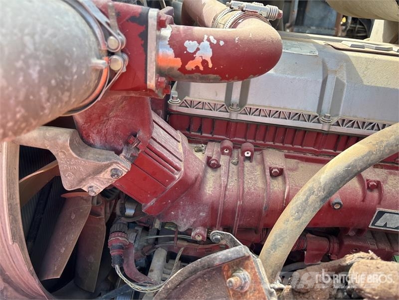 Mack CHU613 Camiones tractor