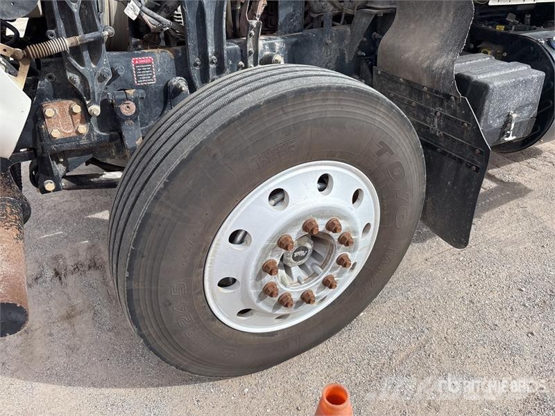 Mack CHU613 Vilcēji
