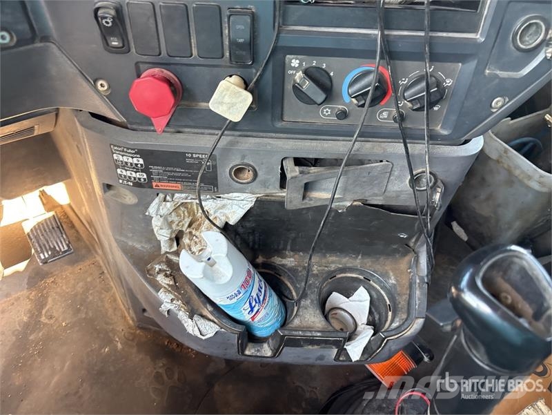 Mack CHU613 Camiones bañeras basculantes o volquetes