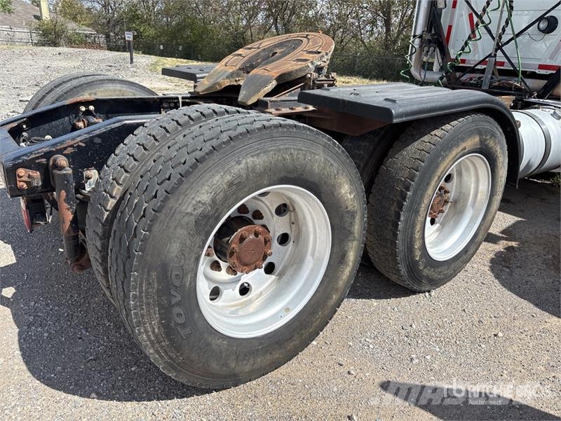 Mack CHU613 Camiones tractor