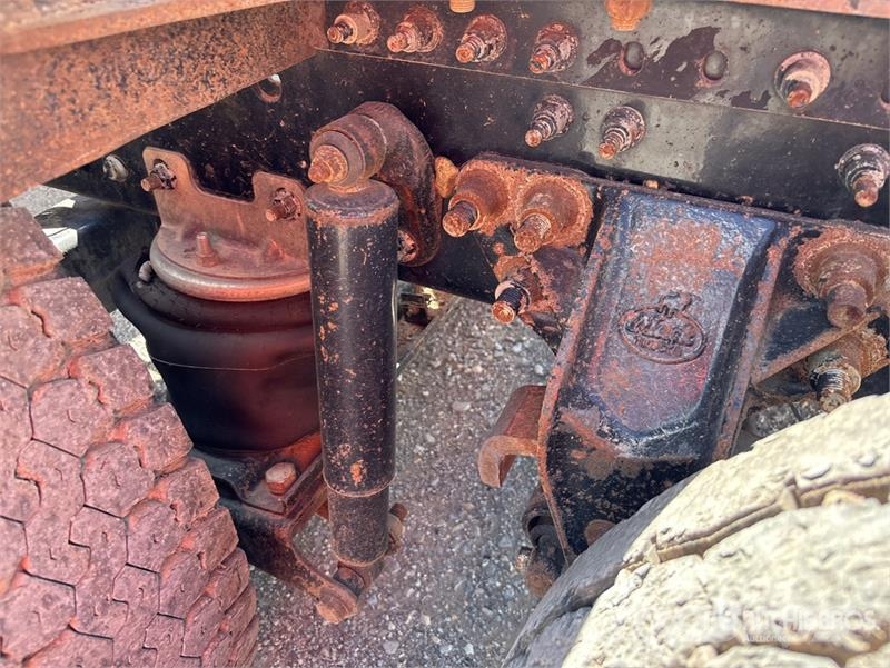 Mack CHU613 Camiones tractor