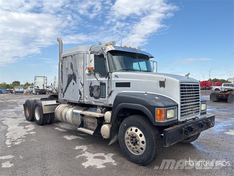 Mack CHU613 Vilcēji