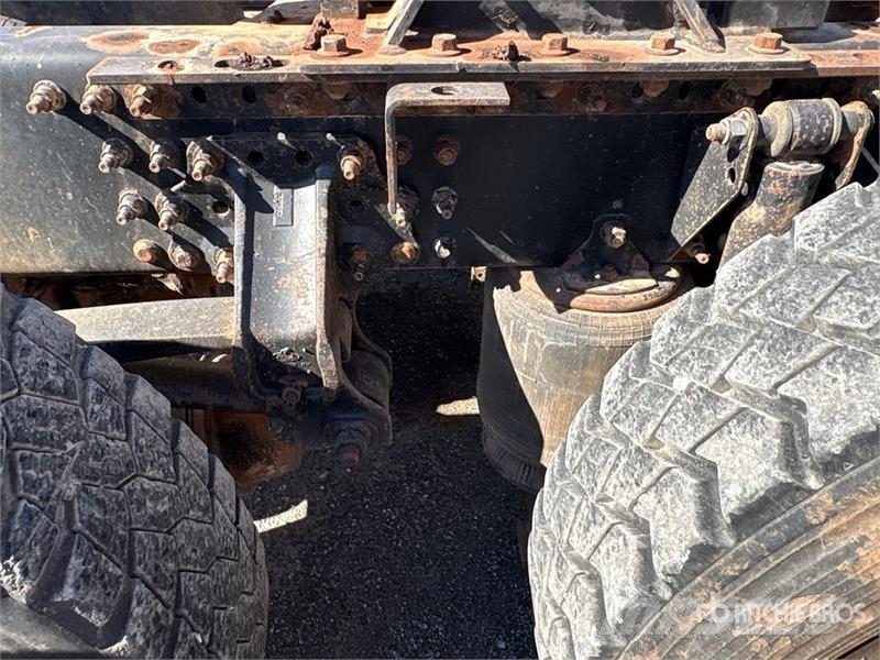 Mack CHU613 Vetopöytäautot