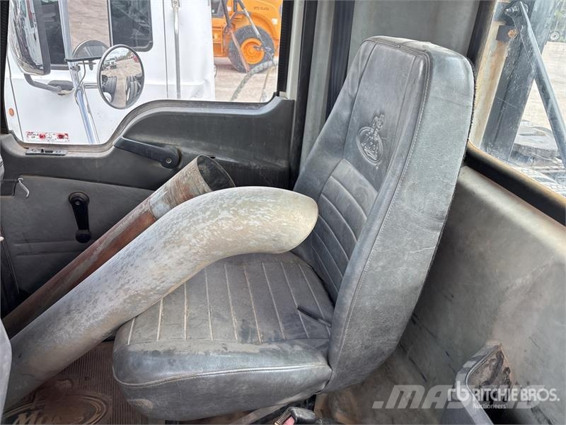 Mack CHU613 Vilcēji