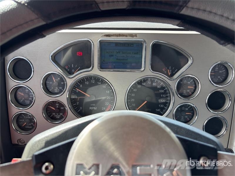 Mack CHU613 Truck Tractor Units