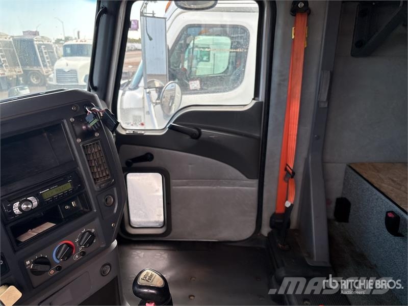 Mack CHU613 Vilcēji