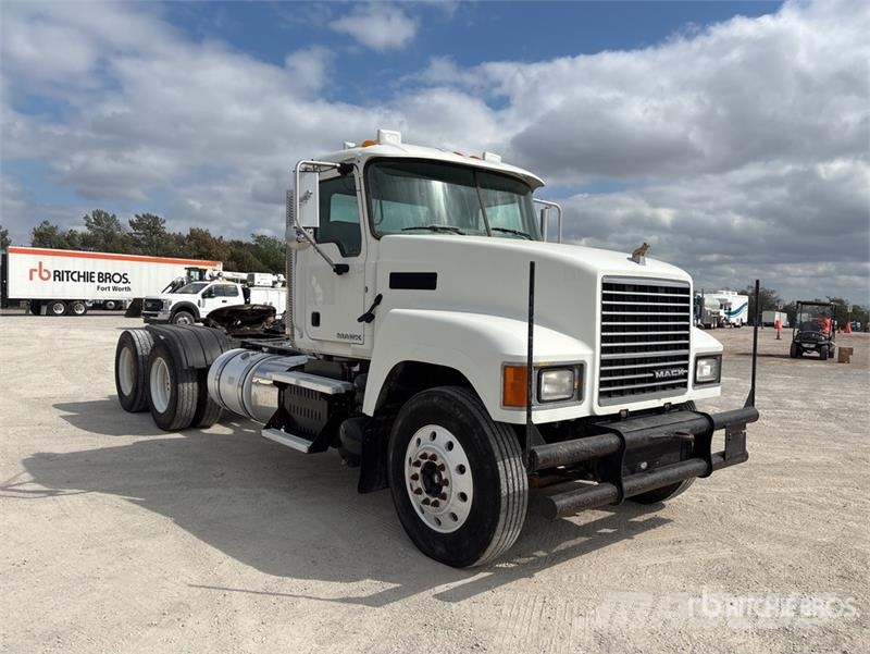 Mack CHU613 Vilcēji