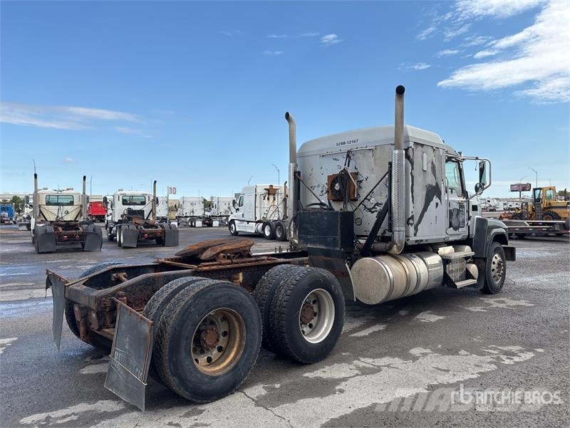 Mack CHU613 Vilcēji