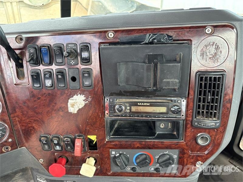 Mack CHU613 Vilcēji