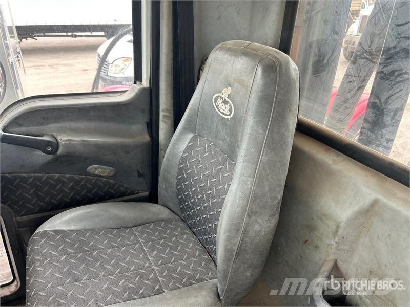Mack CHU613 Седельные тягачи