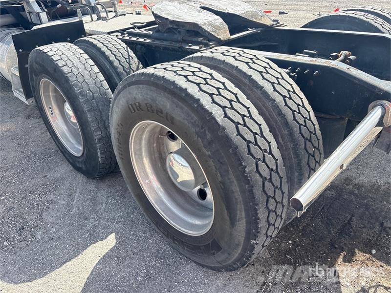 Mack CHU613 中古トラクターヘッド | トレーラーヘッド