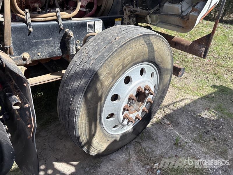 Mack CHU613 Camiones tractor