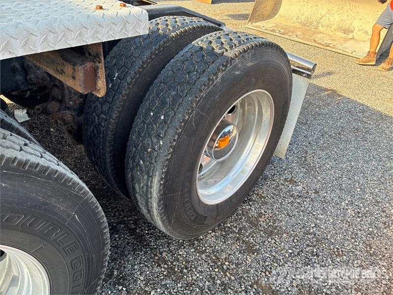 Mack CHU613 Tracteur routier