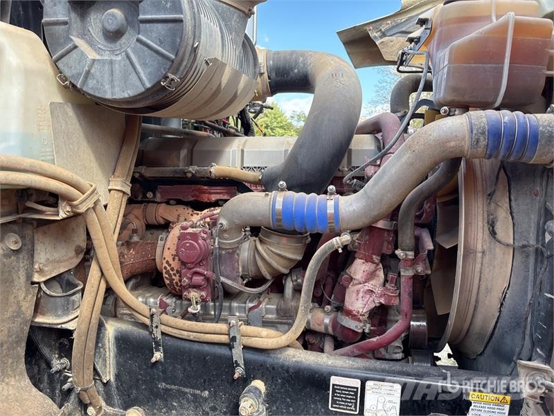 Mack CHU613 Camiones tractor