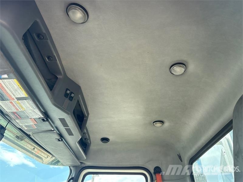 Mack CHU613 中古トラクターヘッド | トレーラーヘッド