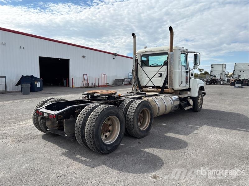 Mack CHU613 Vilcēji