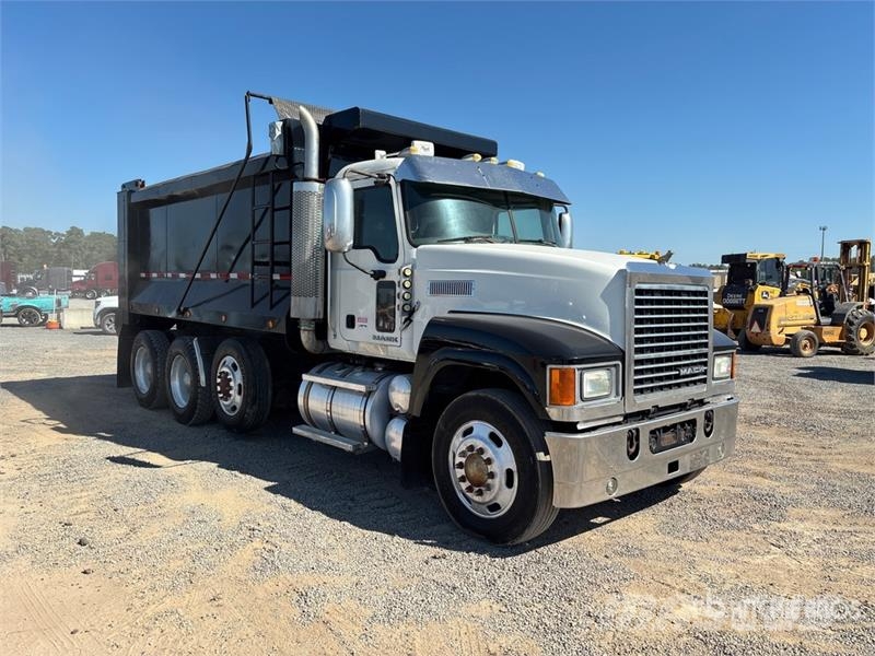 Mack CHU613 Kipper