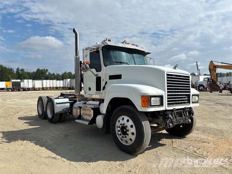 Mack CHU613 Truck Tractor Units