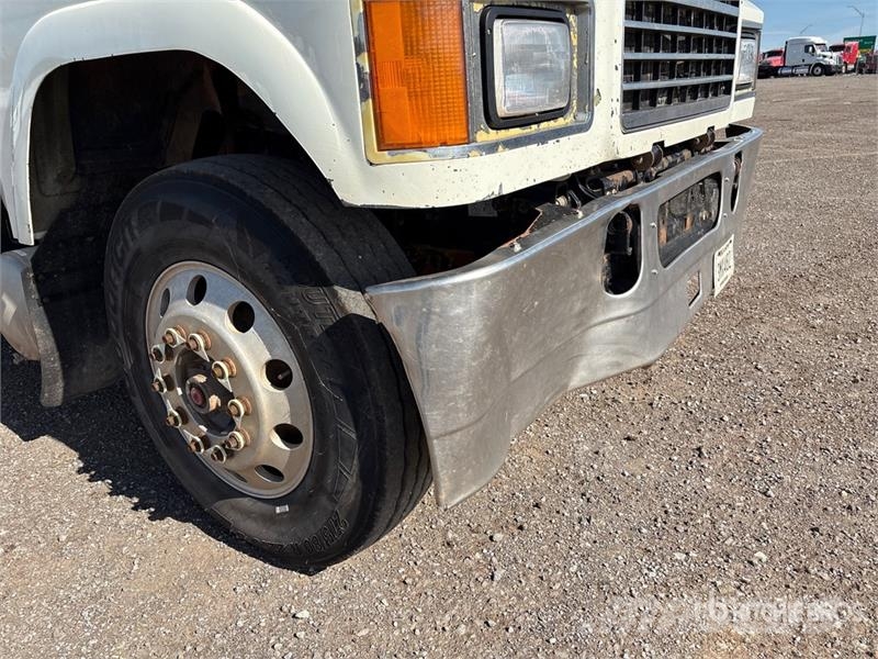Mack CHU613 Vetopöytäautot