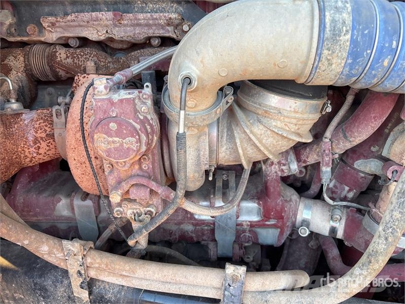 Mack CHU613 Camiones tractor